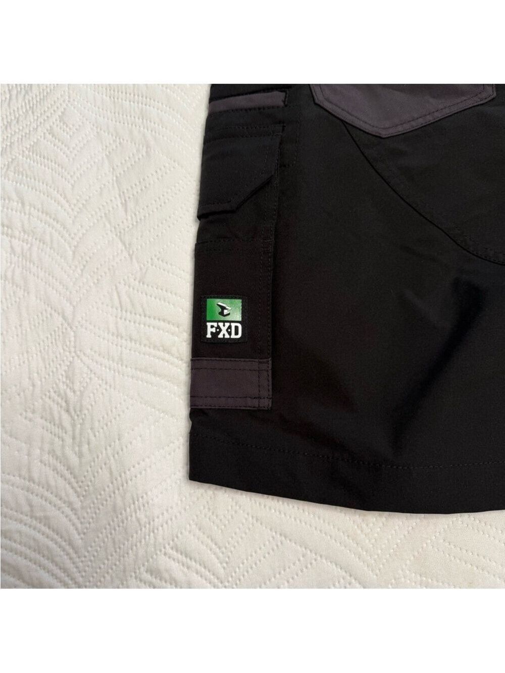 FDX Men’s Black Cargo Shorts. Size 34 - Picture 5 of 9